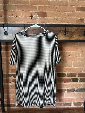finn & clover Black and White Striped Top